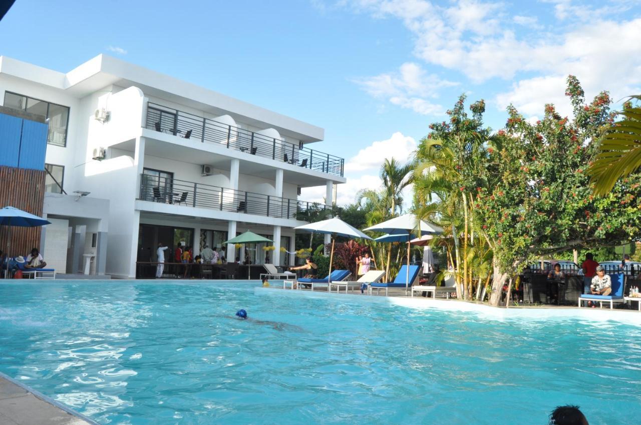 Sky blue hôtel&espace Alasora Exterior foto